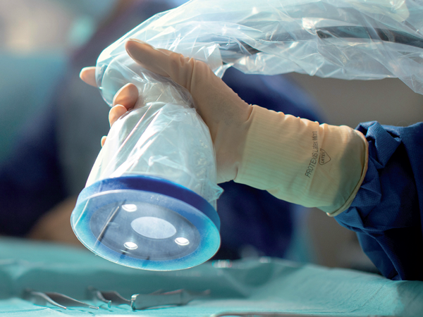 Foto: FLUOBEAM LX Kamera im Operationssaal Foto: FLUOBEAM LX Kamera im Operationssaal